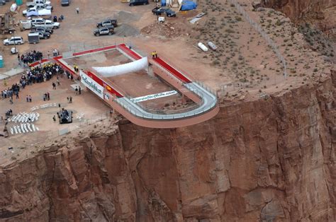 A 33-year-old man fell 4,000 feet to his death from the Grand Canyon Skywalk in Arizona, authorities say
